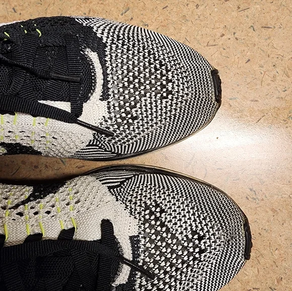 Nike Flyknit Racer Women's Size 7 - Picture 9 of 13